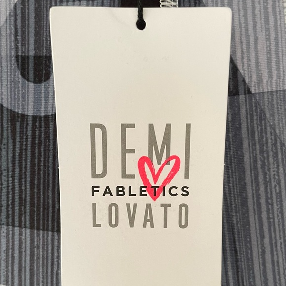 Fabletics by Demi Lovato - Picture 5 of 10